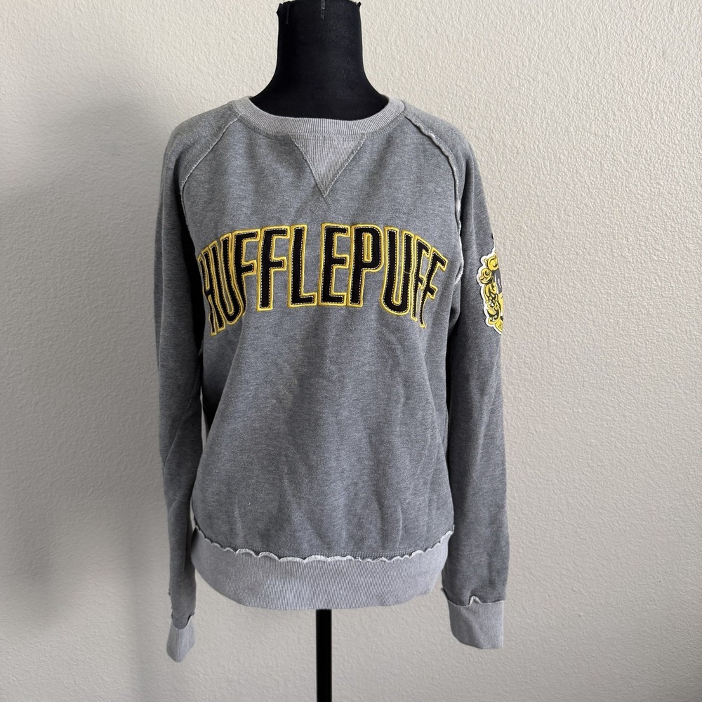 Universal Studios Wizarding World Of Harry Potter Small Hufflepuff Pullover Gray